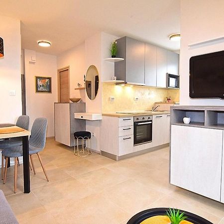 Sole Pula Apartman-Near Beach Exterior photo