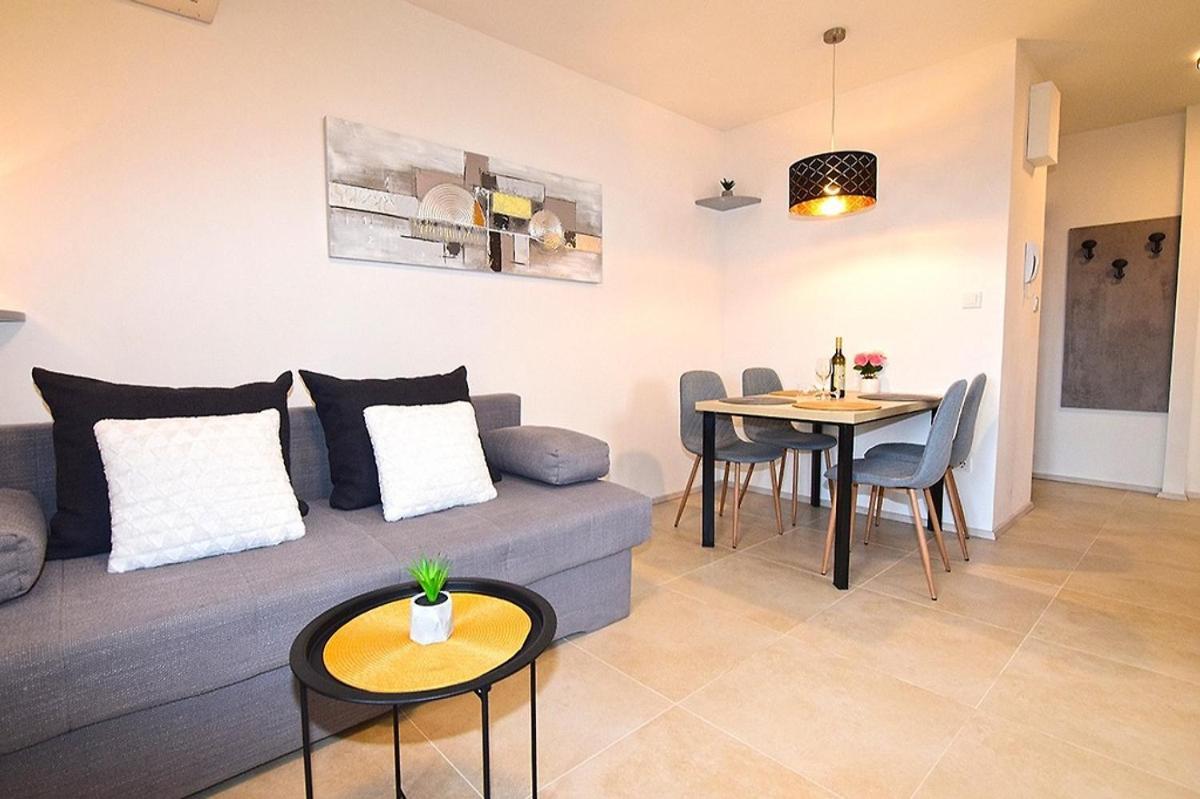 Sole Pula Apartman-Near Beach Exterior photo