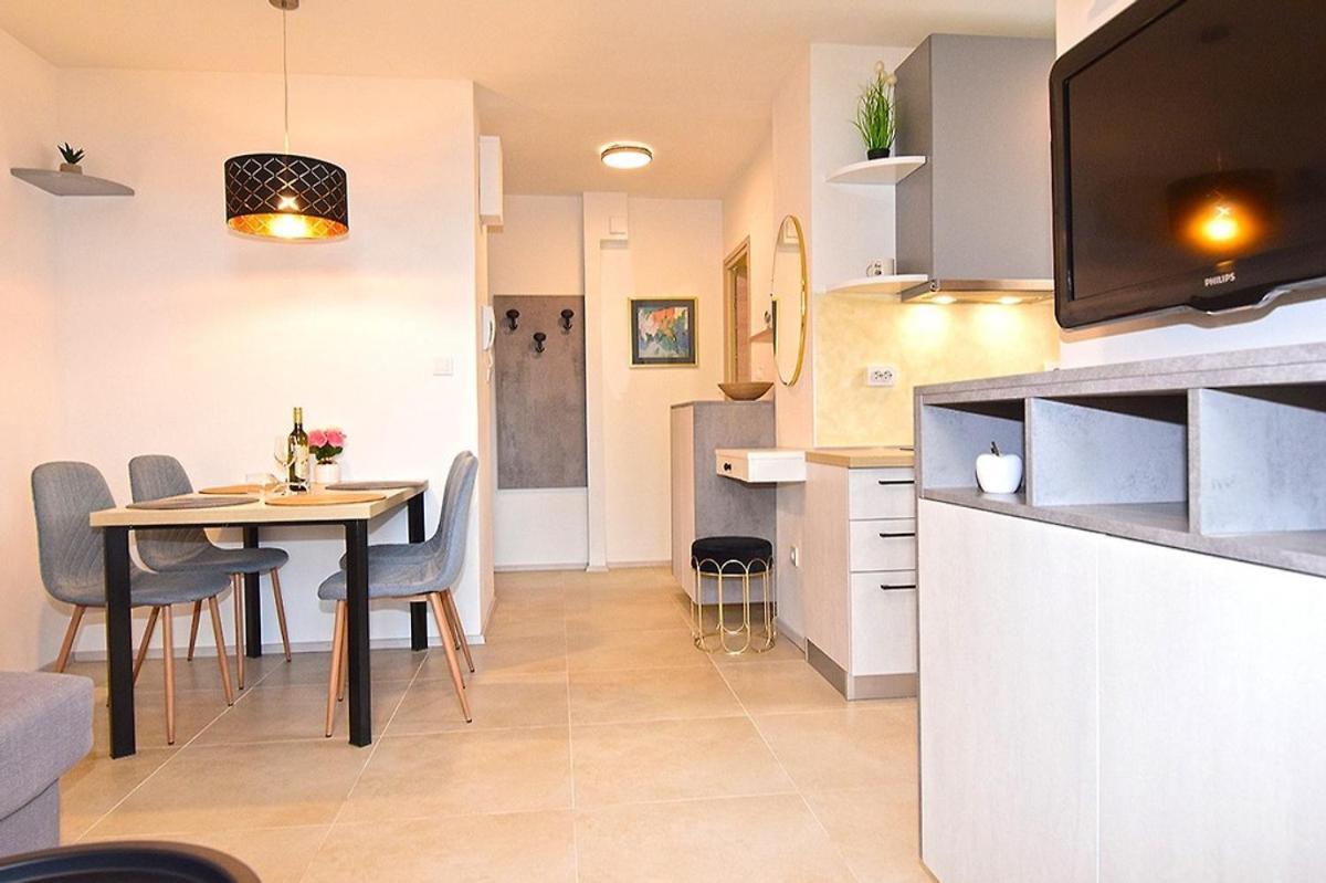 Sole Pula Apartman-Near Beach Exterior photo